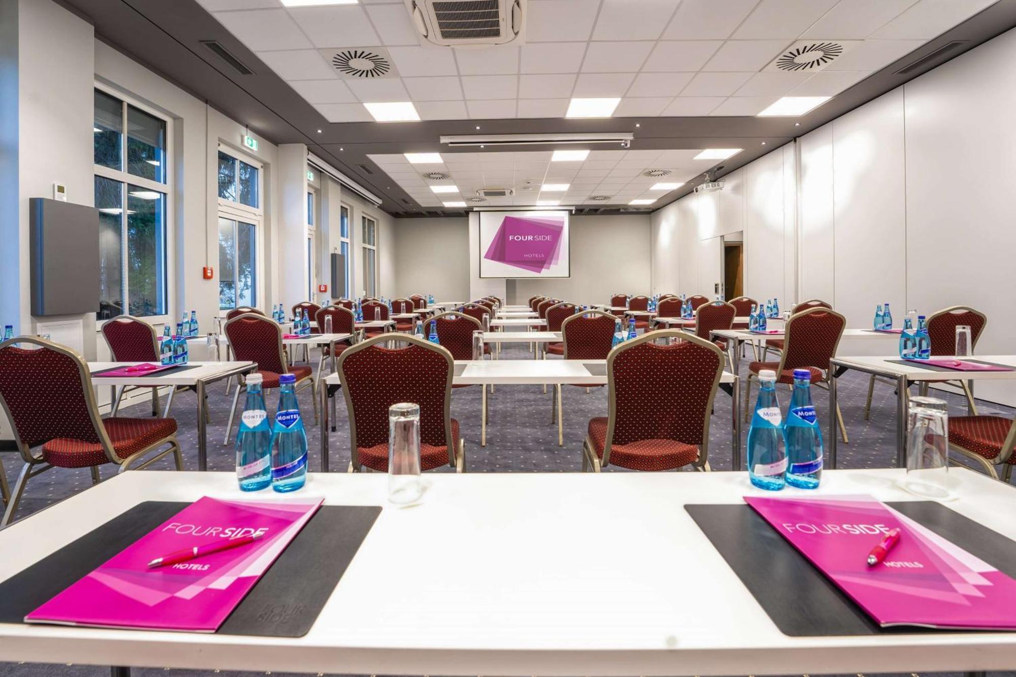 Hotel Fourside Messe, Trademark Collection By Wyndham 4*