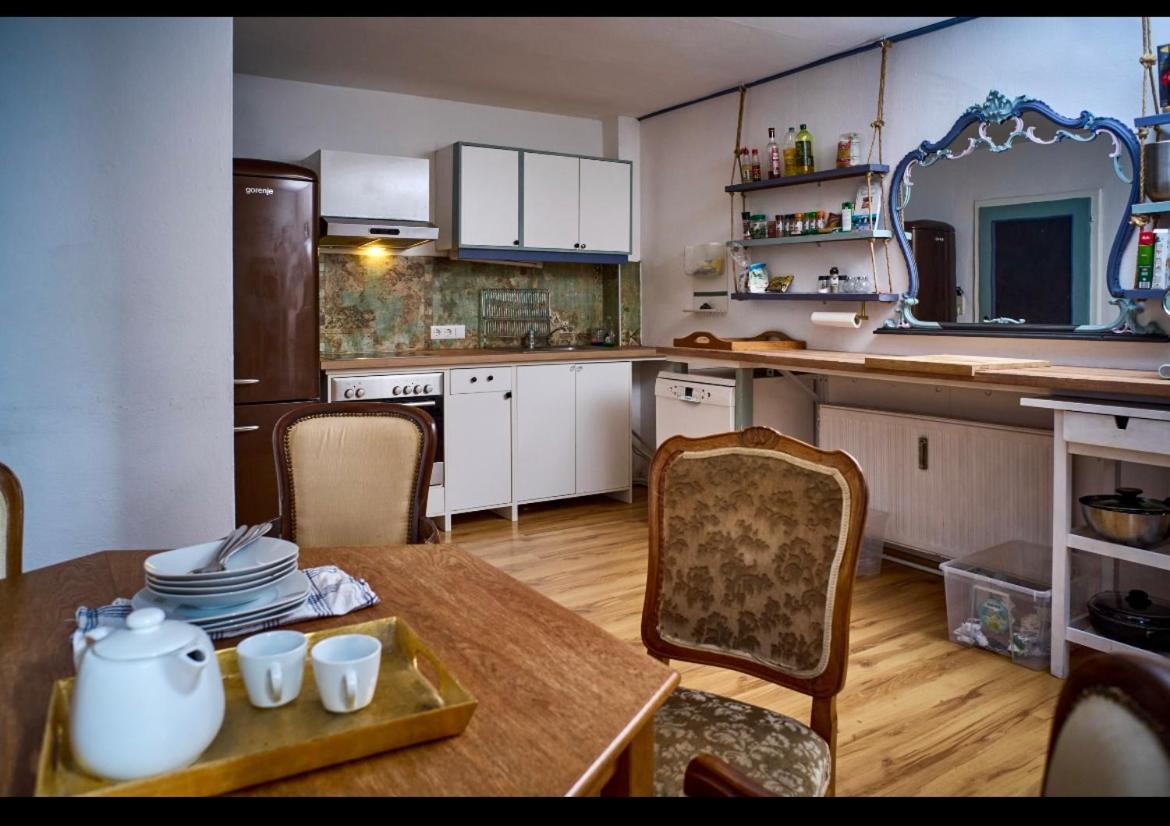 Schoene Gartenwohnung Apartment *