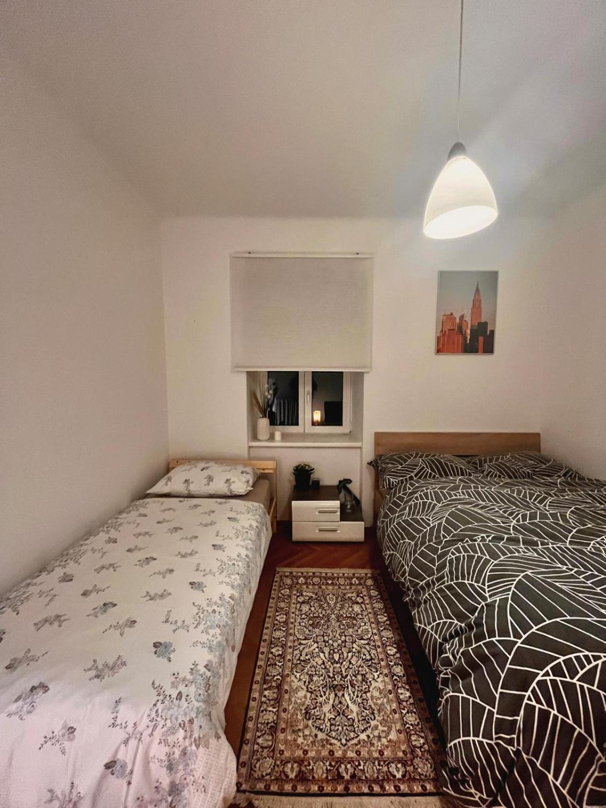 Comfy In Center *