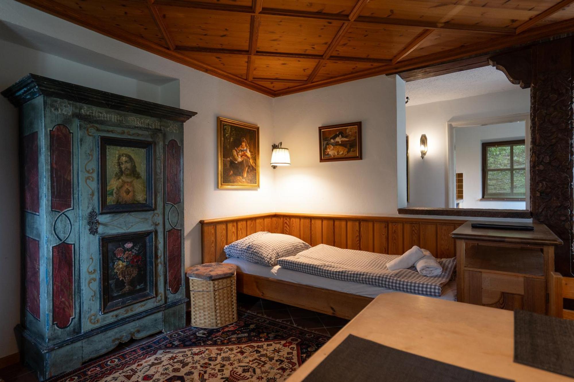 Apartment Bauernappartement Mit Balkon