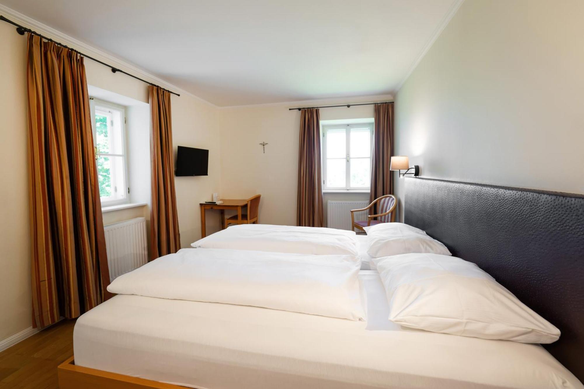 Homestay Johannes Schloessl - Gaestehaus Der Pallottiner Am Moenchsberg *