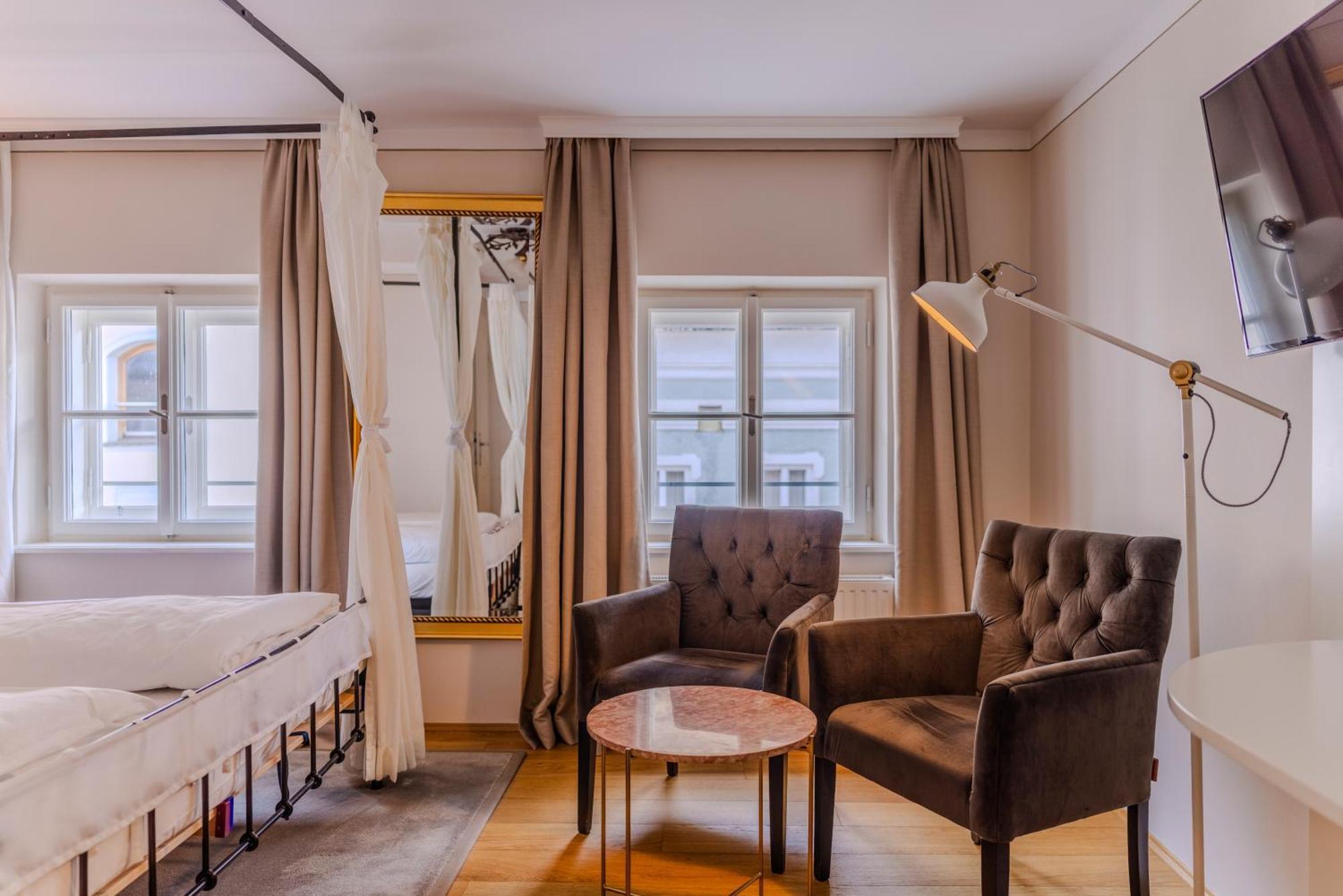 Altstadthotel Amadeus 4*