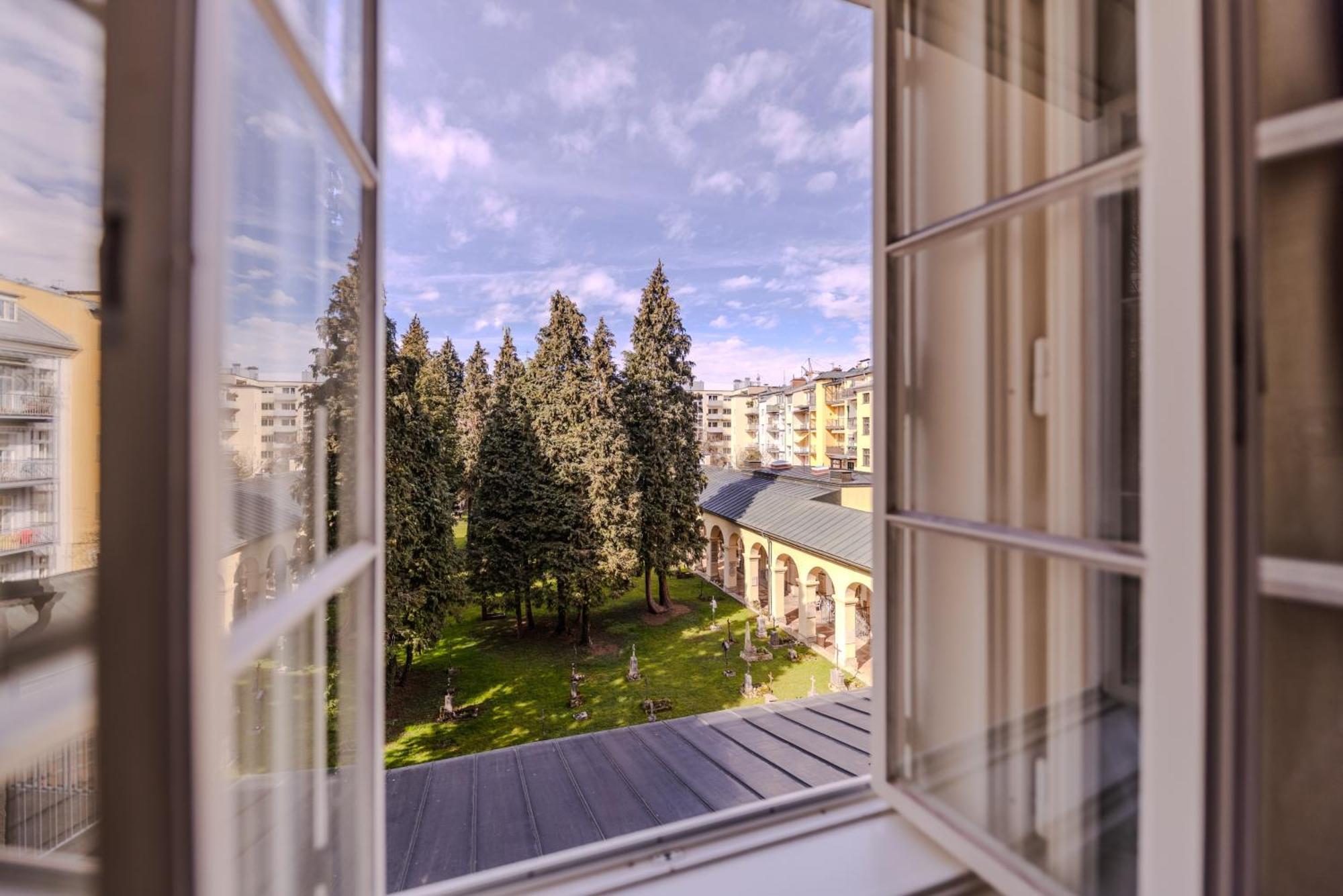 Altstadthotel Amadeus Hotel