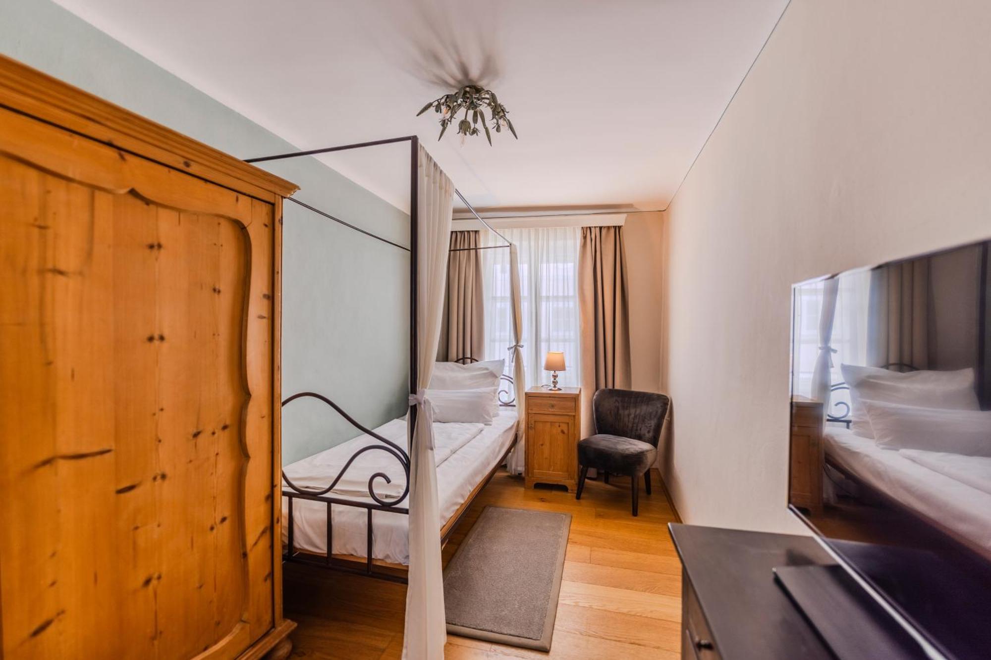 Altstadthotel Amadeus Hotel