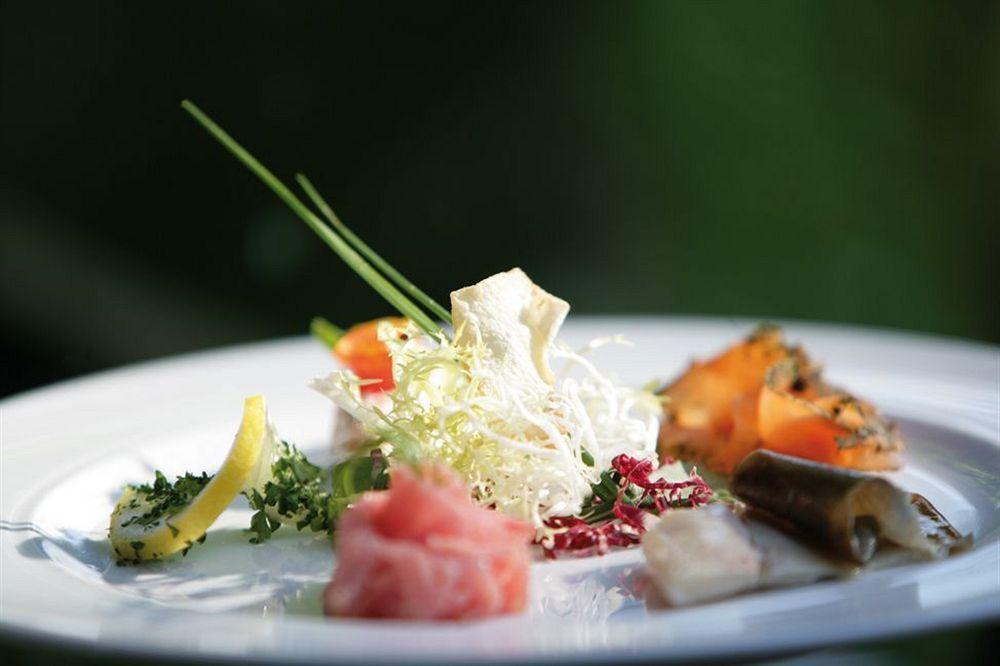 Hotel Romantik Gersberg Alm Ueber Mit Outdoorpool 4*