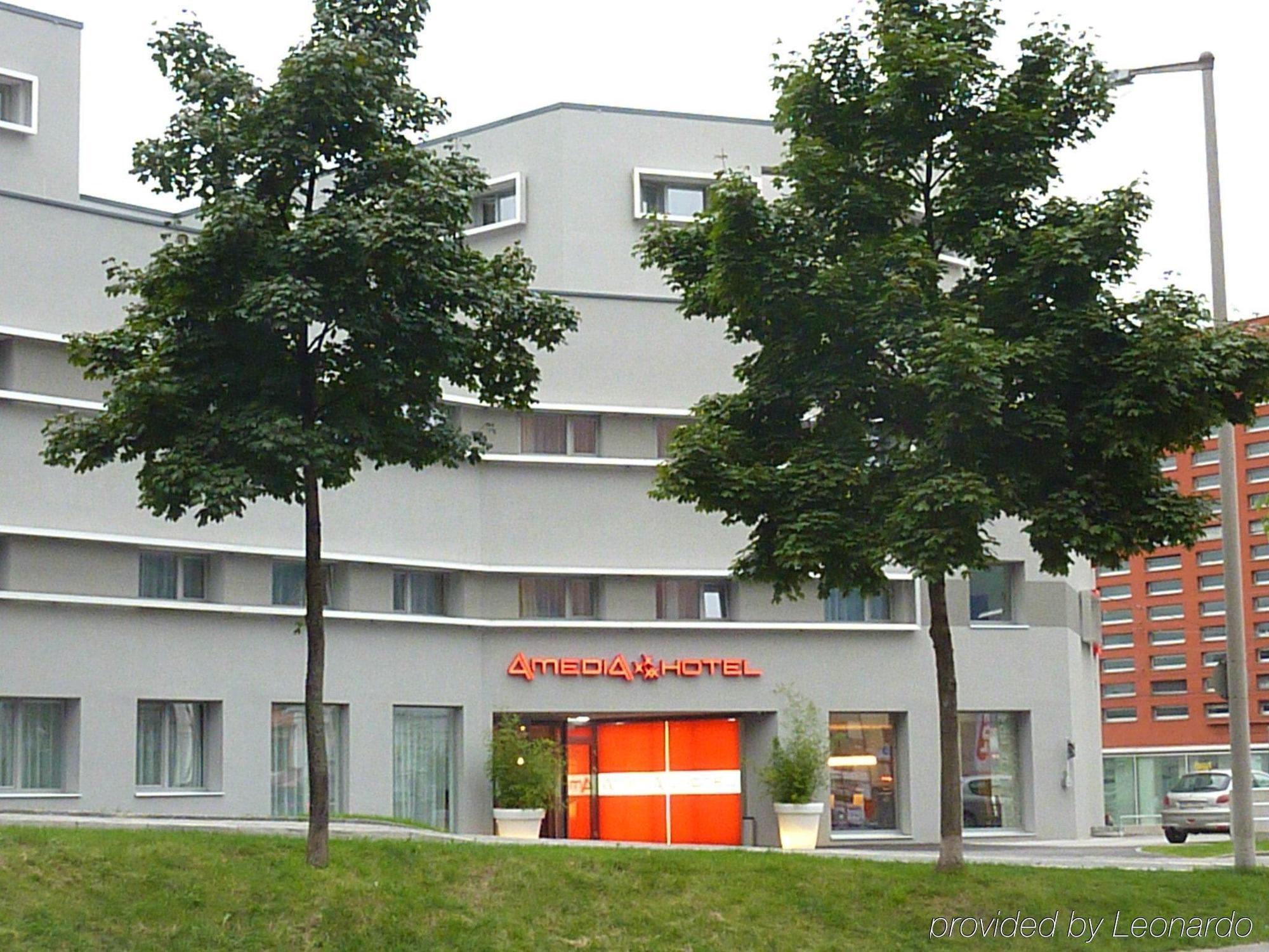 Western Amedia Art Hotel