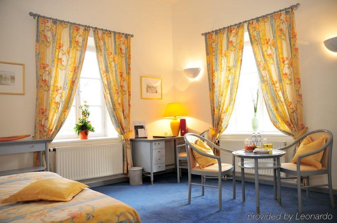 Schloss Leopoldskron 3*