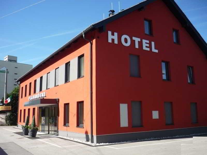 Hotel Plainbruecke | Self Check-in