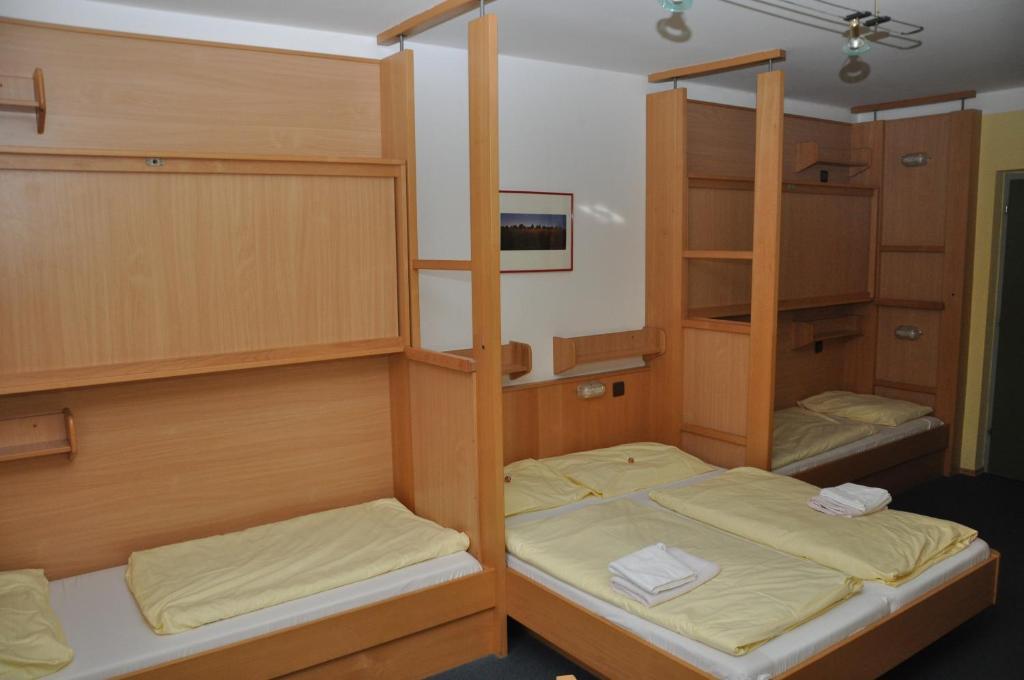 Eduard-Heinrich-Haus, Hostel *