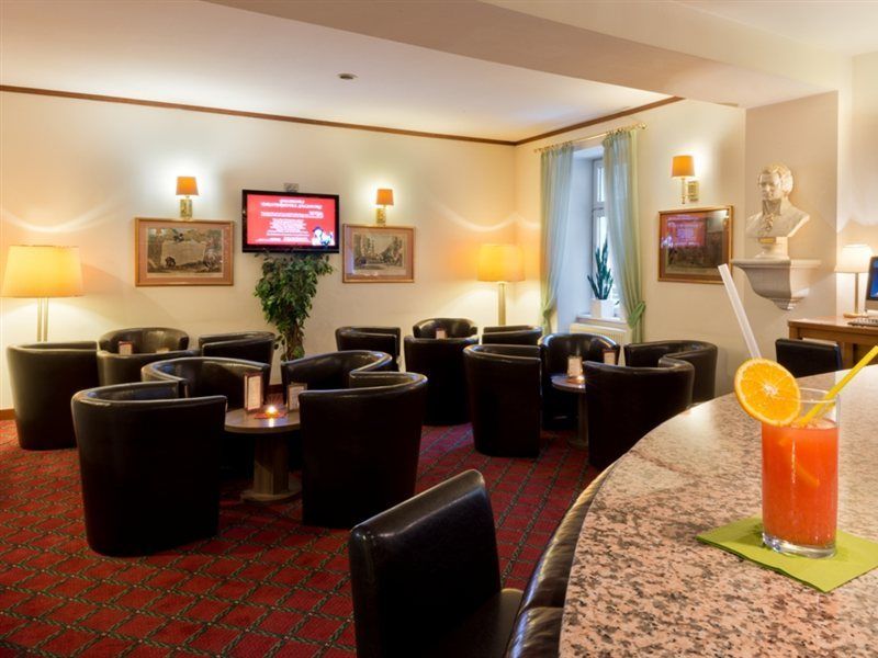 Goldenes Theater 4*