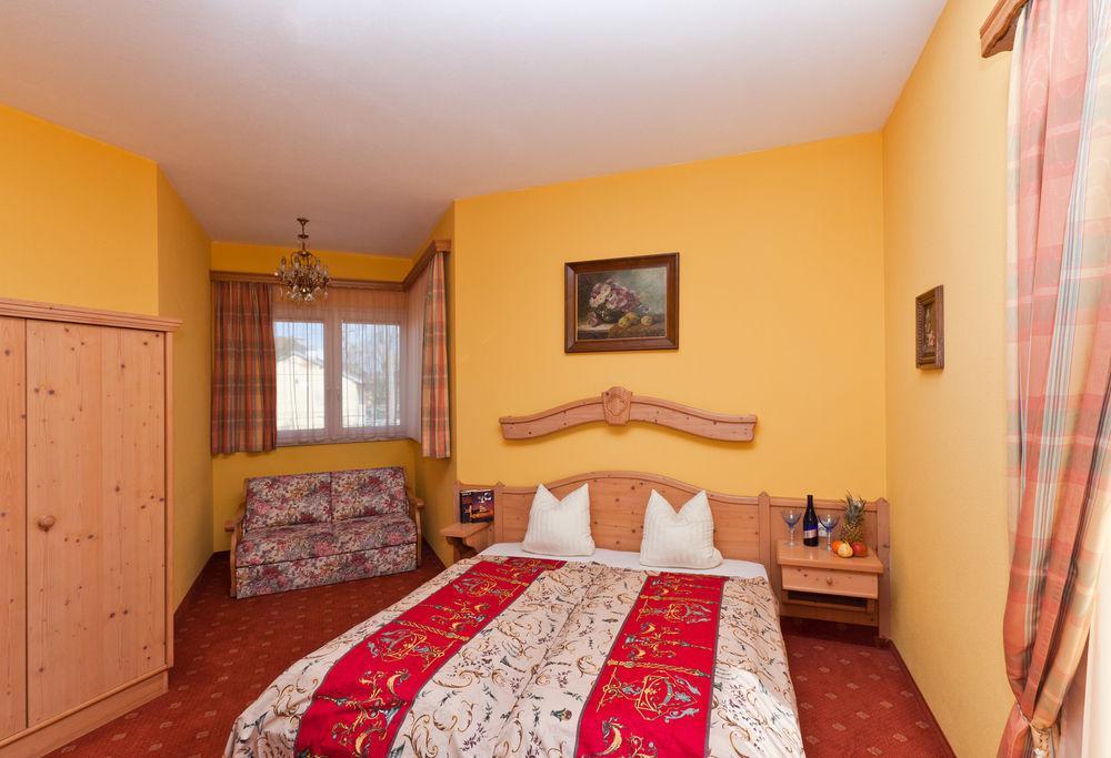 Junior By Max 70 Guest house 3*