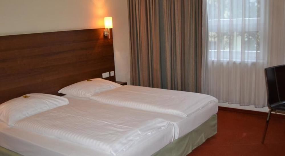 Plaza Hotel 3*