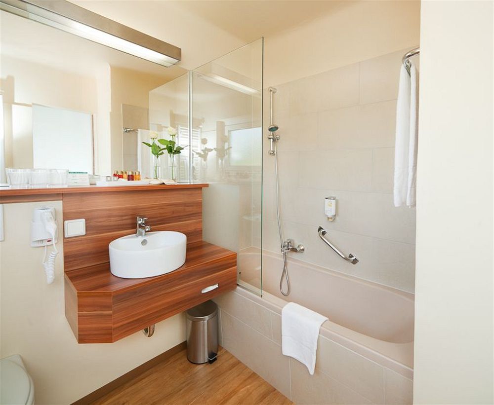 Astoria 3*