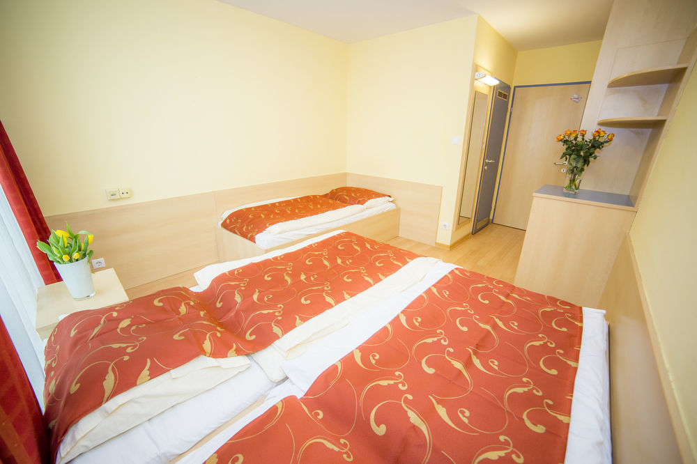 Mynext - Riverside Hostel