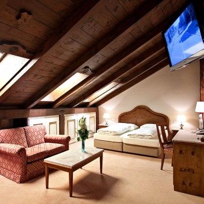 Atel Lasserhof Hotel 3*