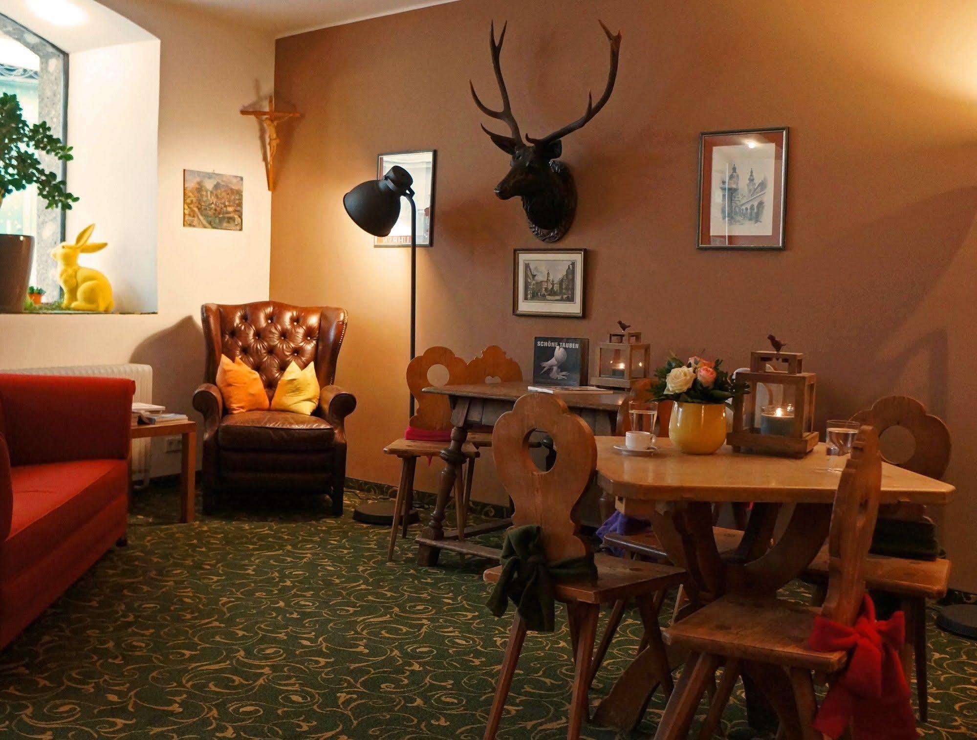 Hotel Altstadthotel Weisse Taube 4*