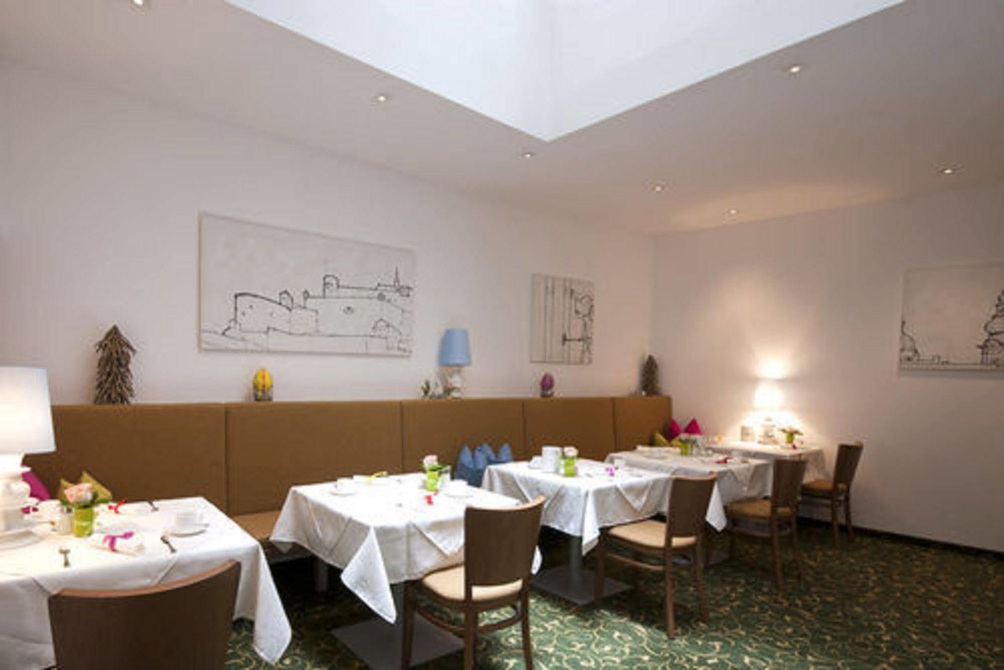 Altstadthotel Weisse Taube 4* Salzburg