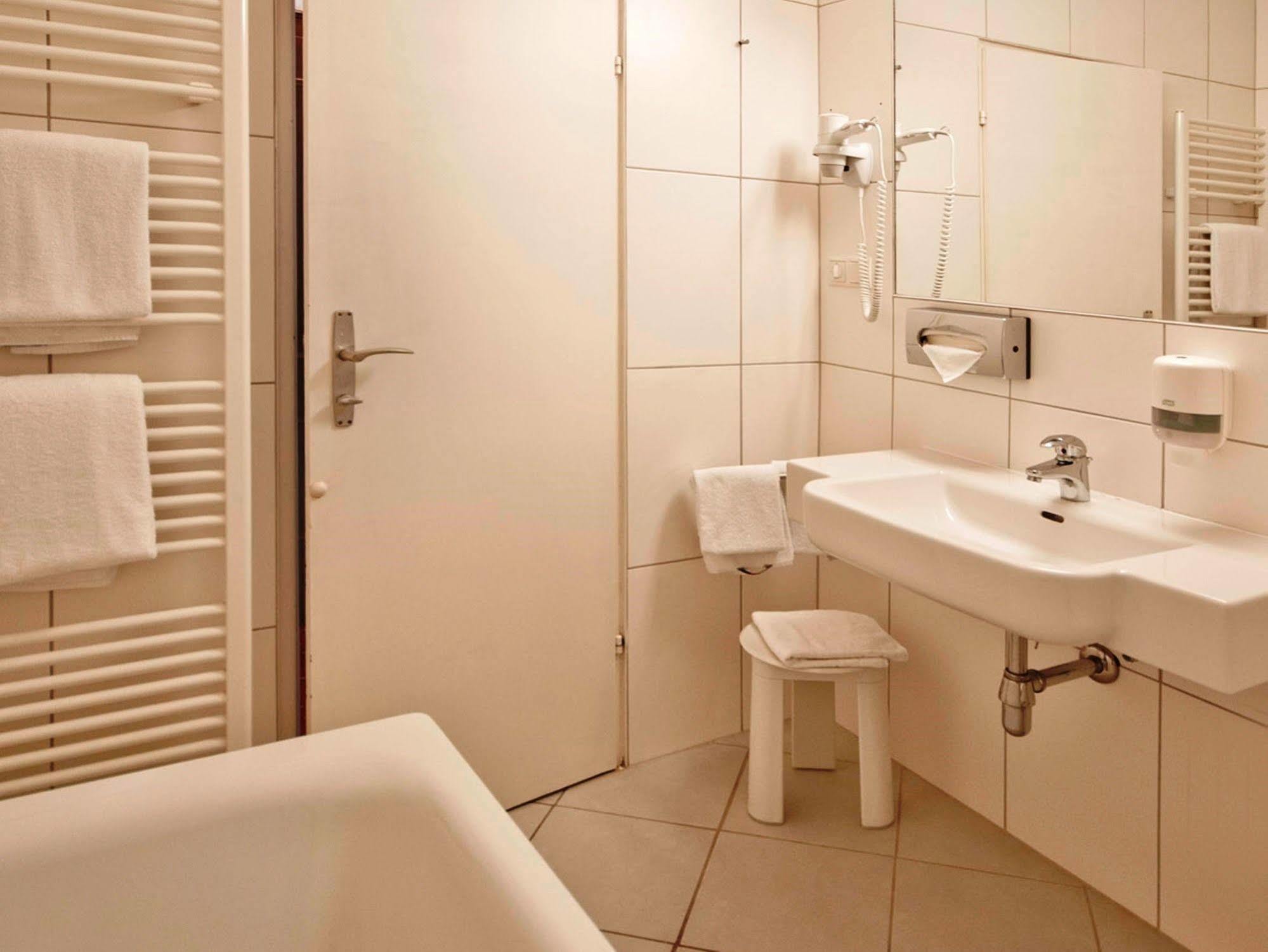 Altstadthotel Weisse Taube Hotel 4*