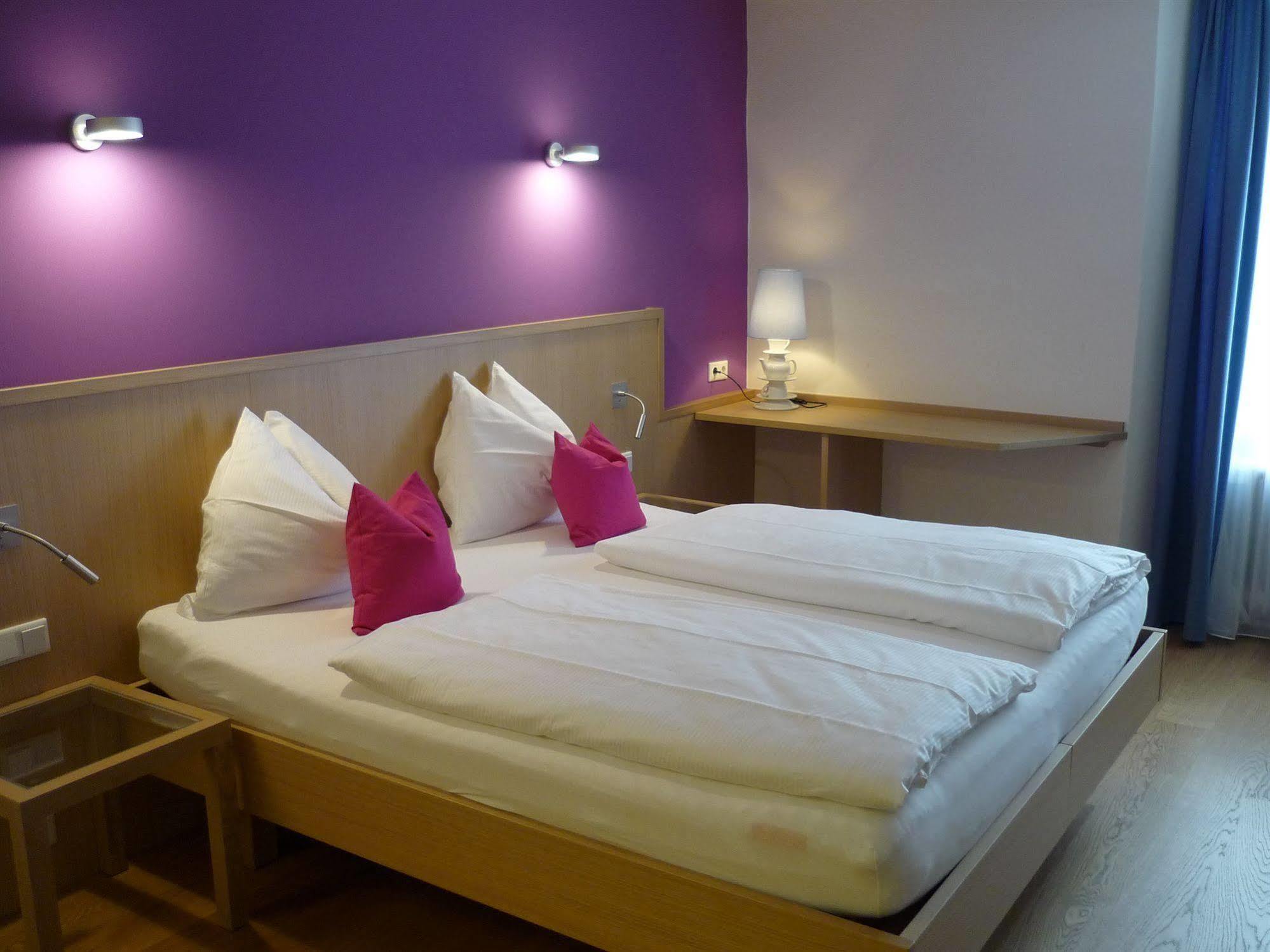 Altstadthotel Weisse Taube 4*