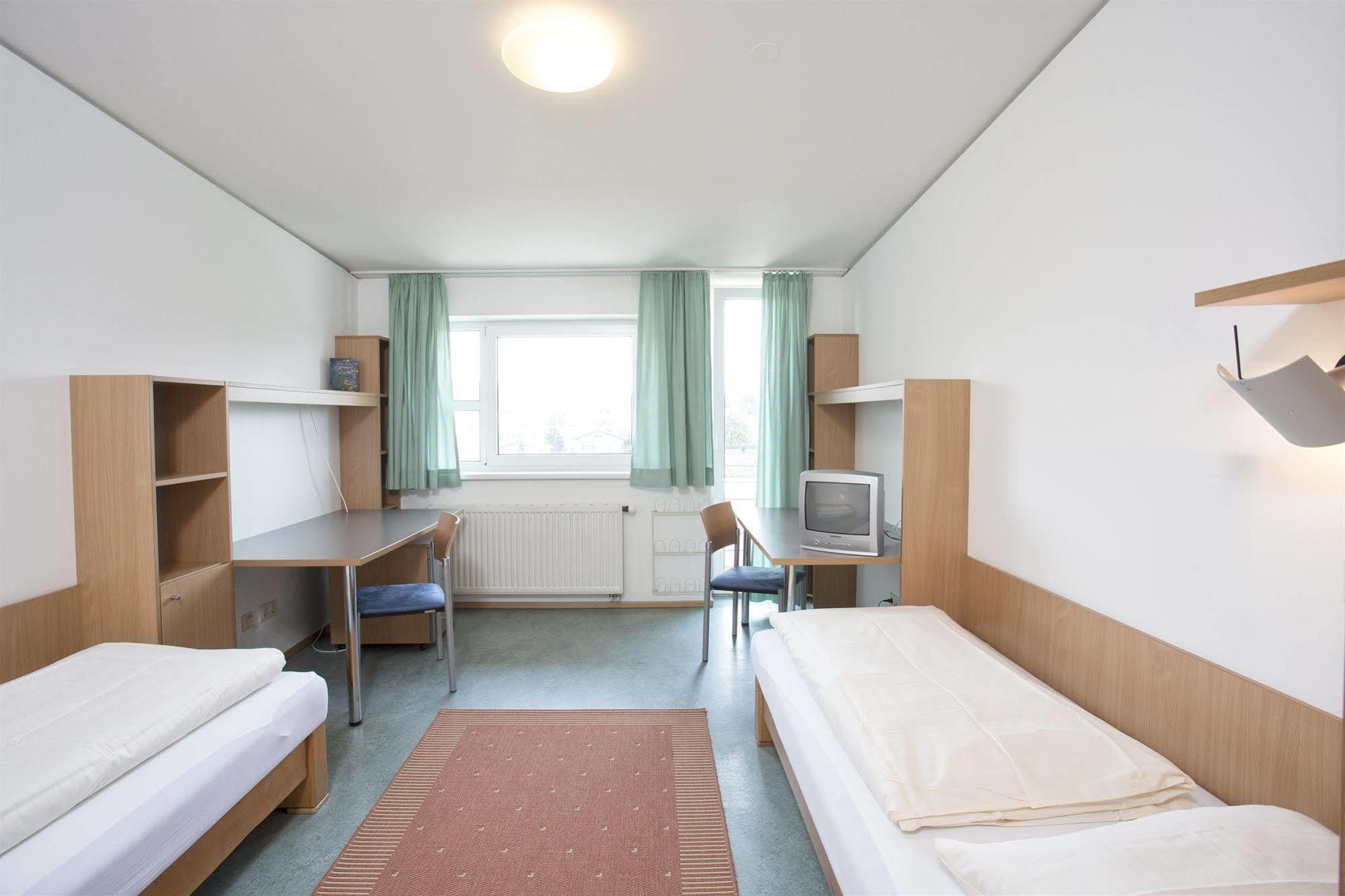 Kolpinghaus Hostel *