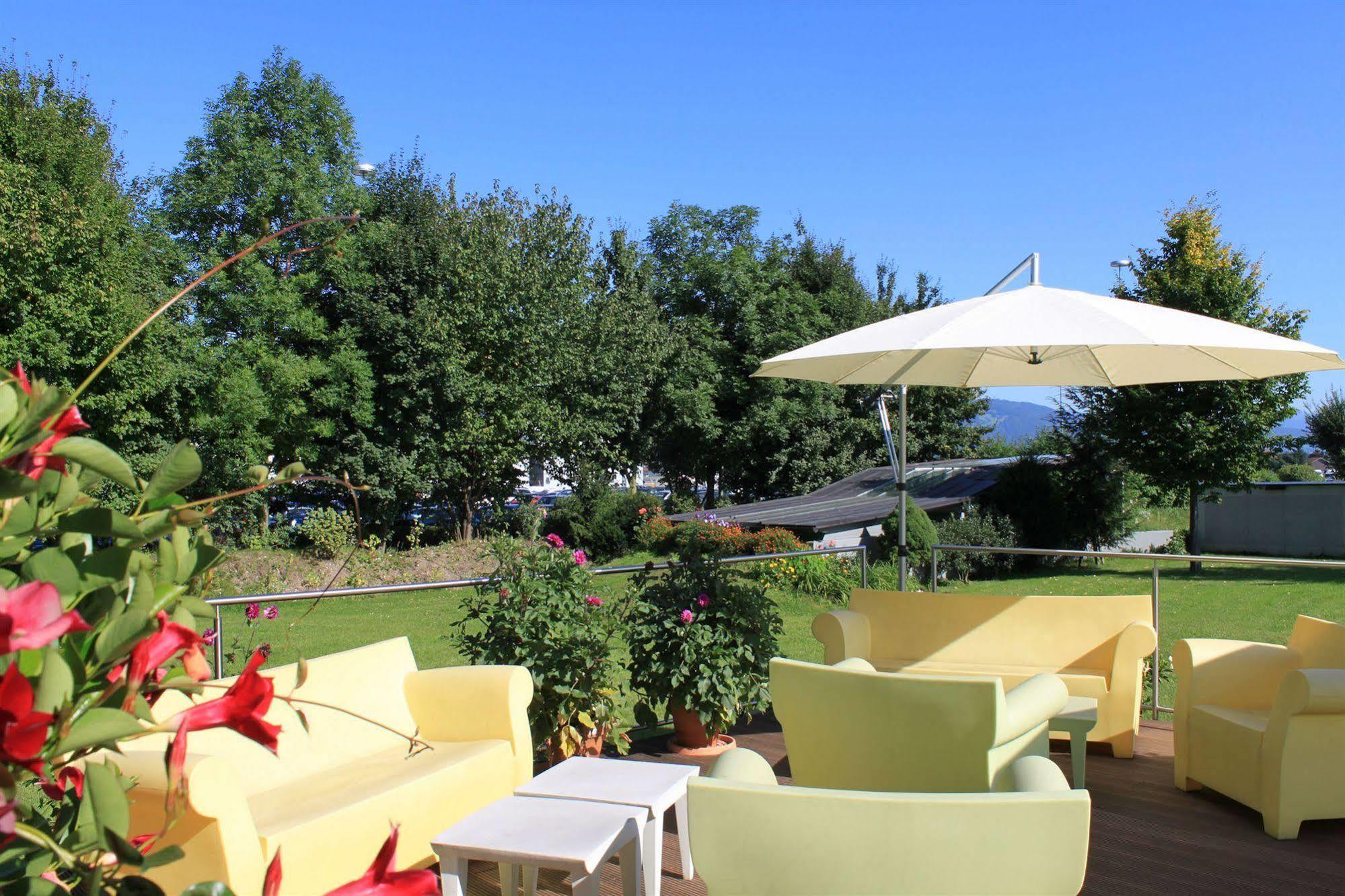 Airporthotel - Am Airport 4*