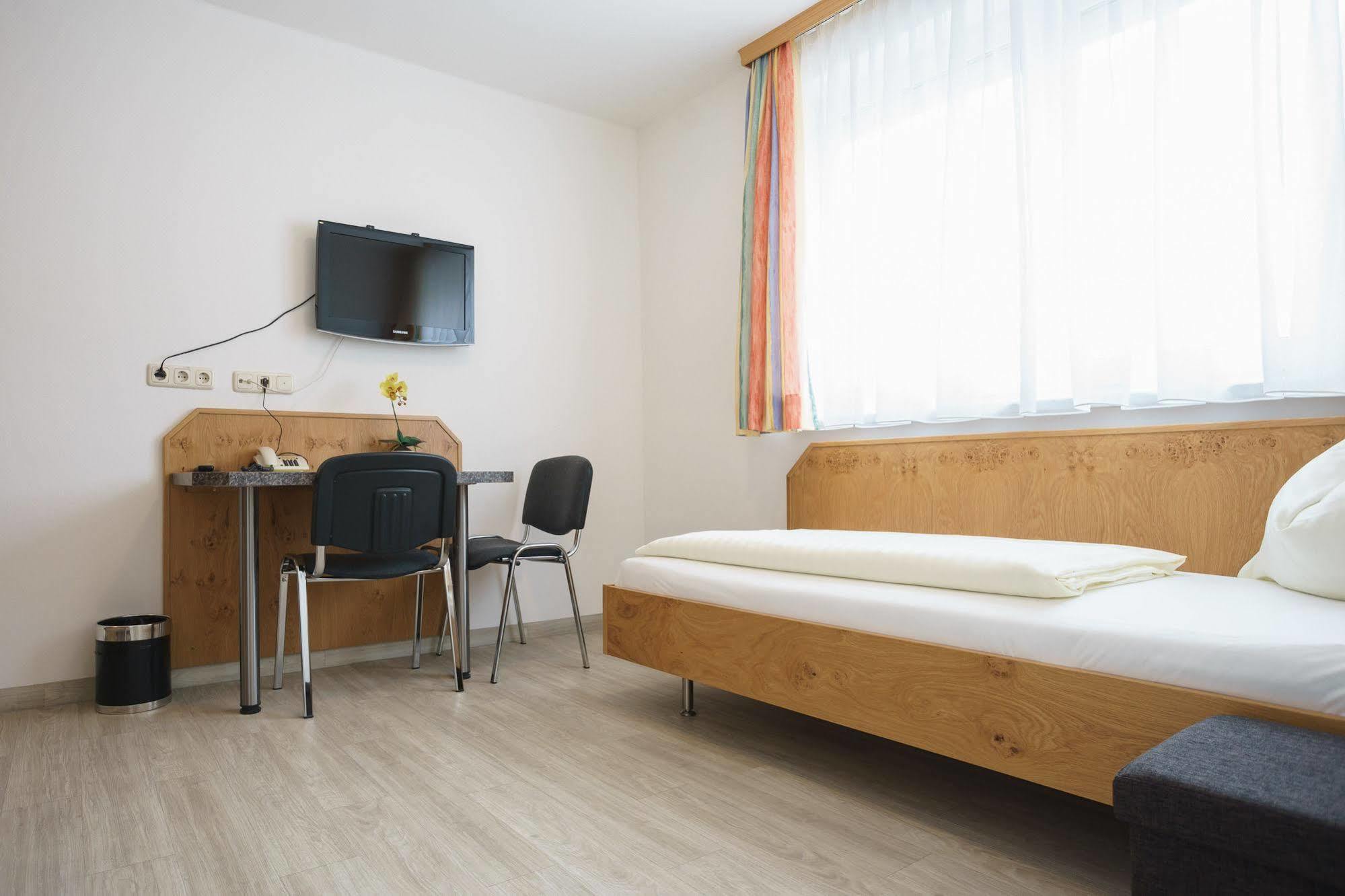 Hotel Drei Kreuz 3*