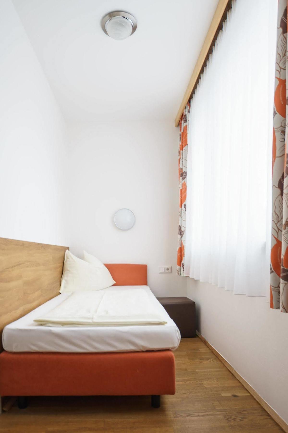 Hotel Drei Kreuz 3*