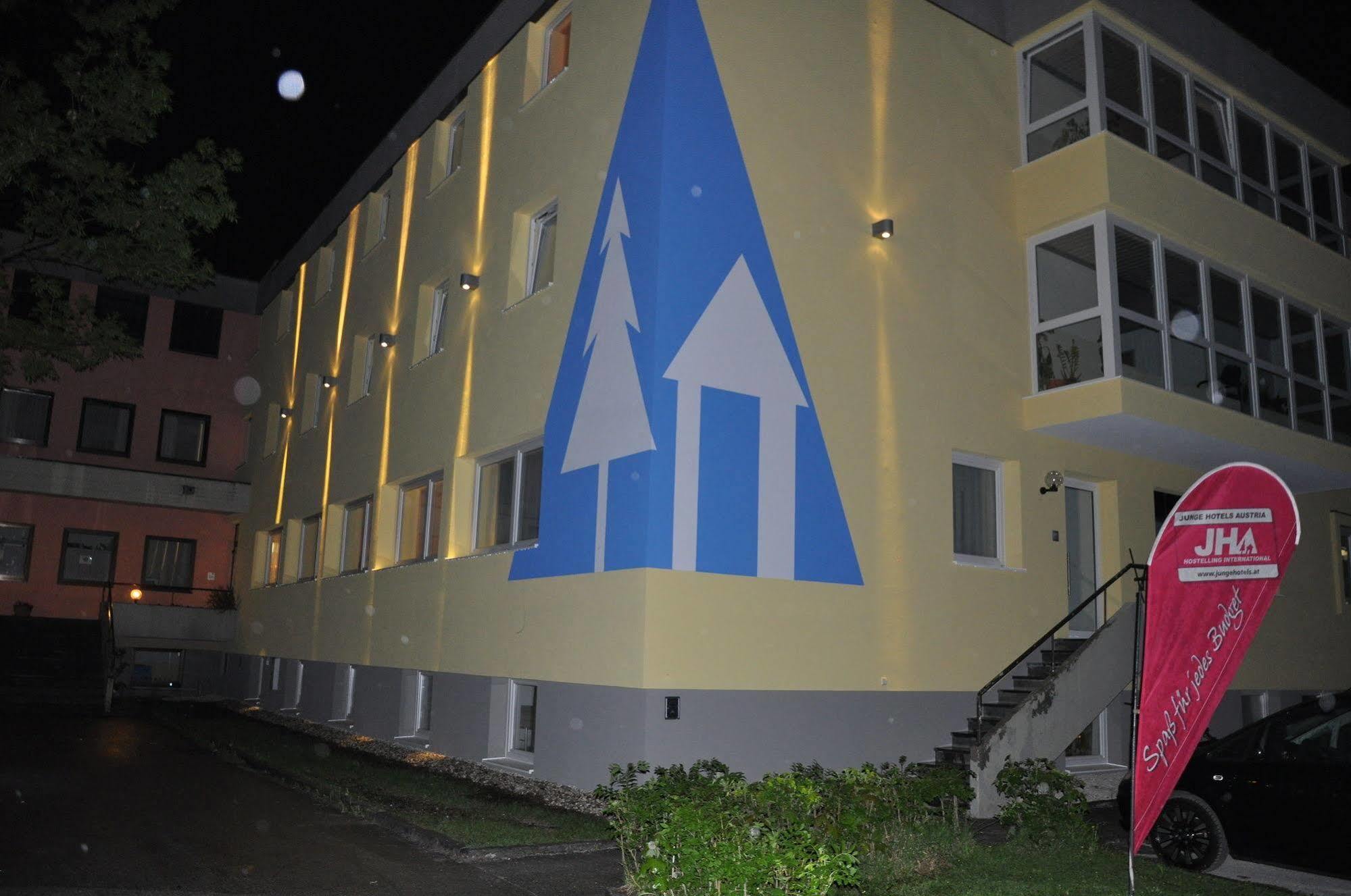 Hostel Eduard-Heinrich-Haus, Hostel *