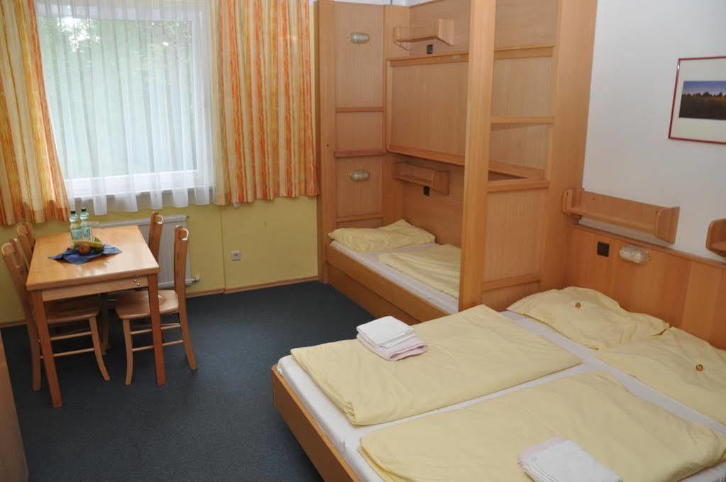 Eduard-Heinrich-Haus, Hostel Hostel