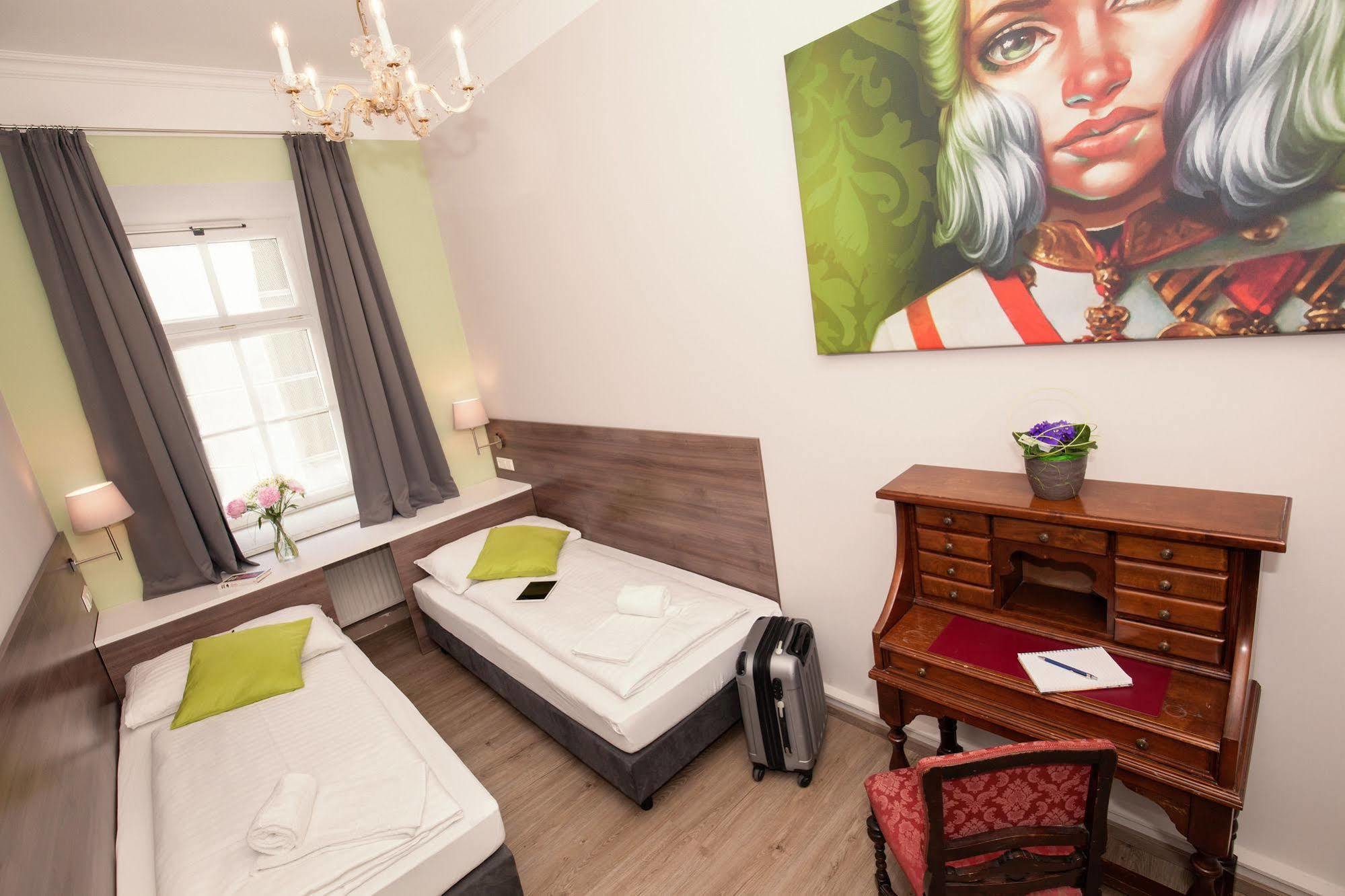Urban Hotel 3*