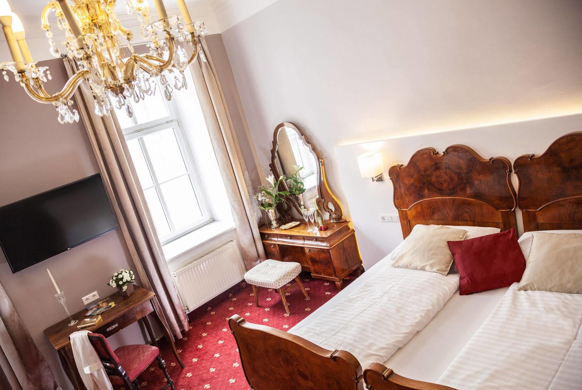 Urban Hotel