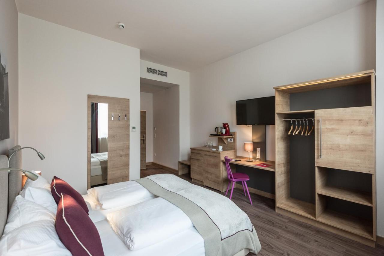 Max70 Hotel 3*
