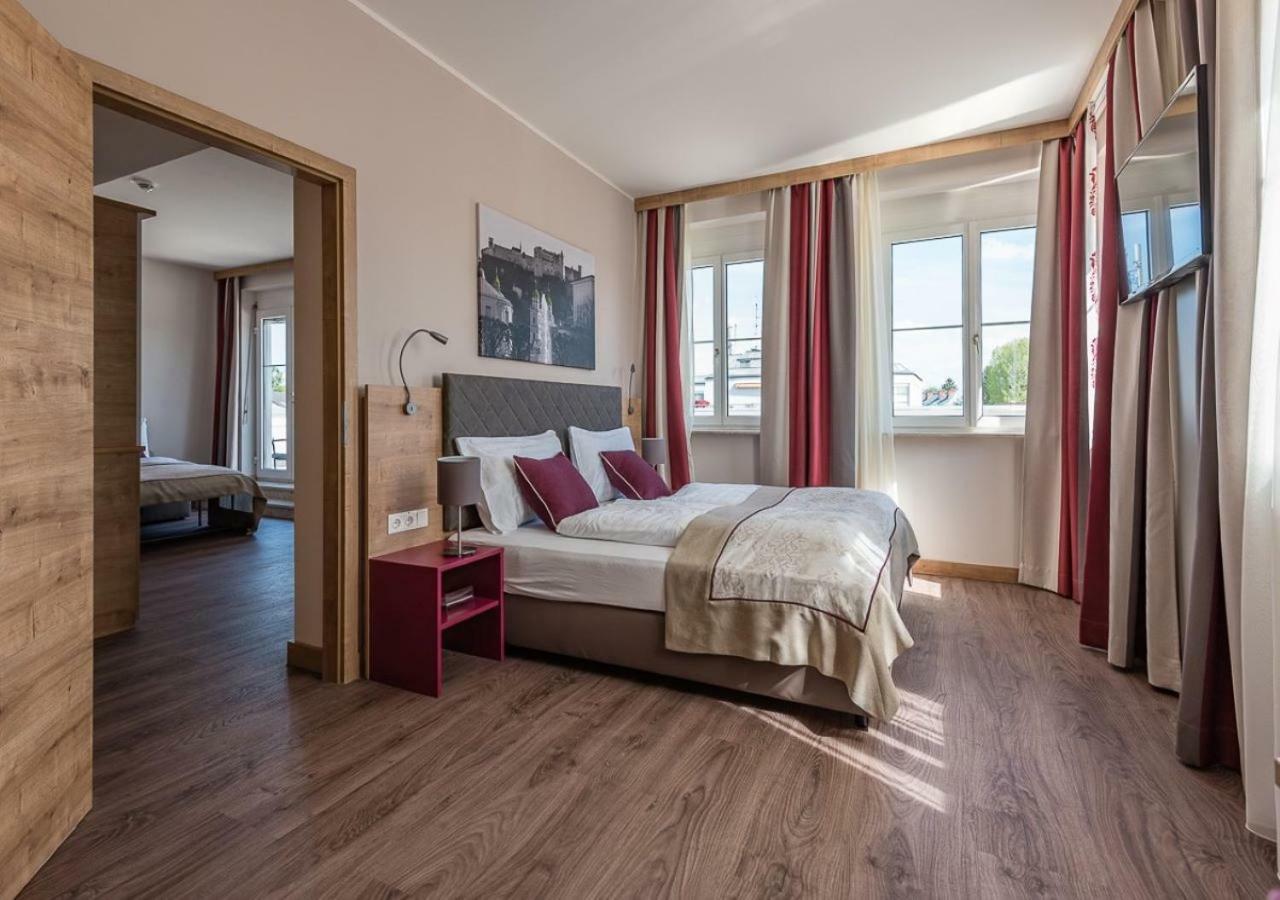 Max70 Hotel