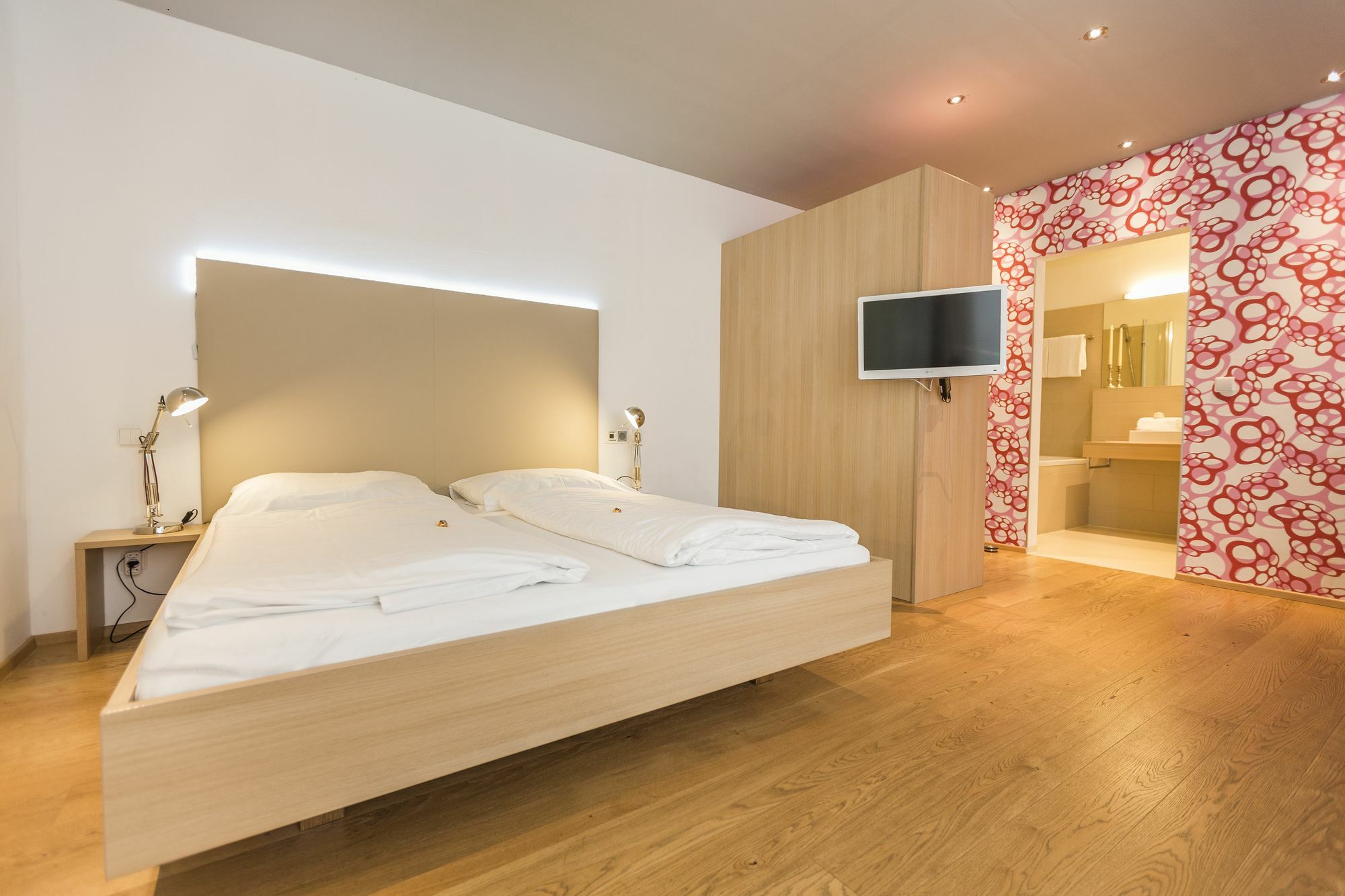 5 * Salzburg