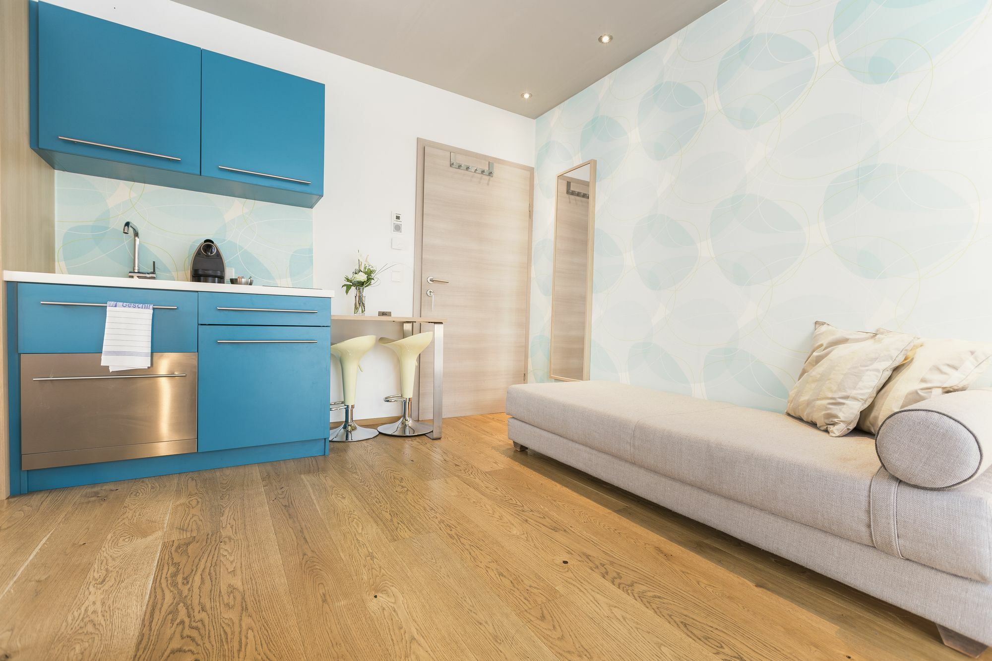 Apartment 5 *