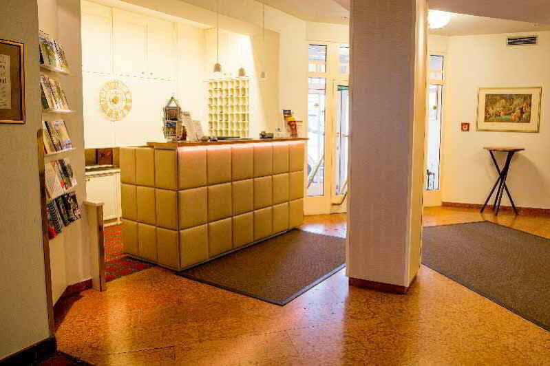 Goldenes Theater 4*
