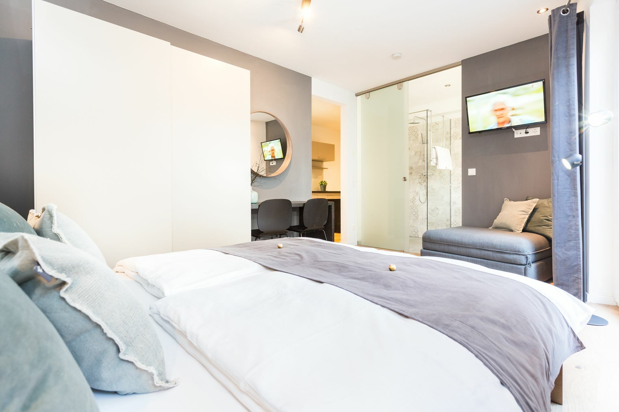 4 & 5 Apartment