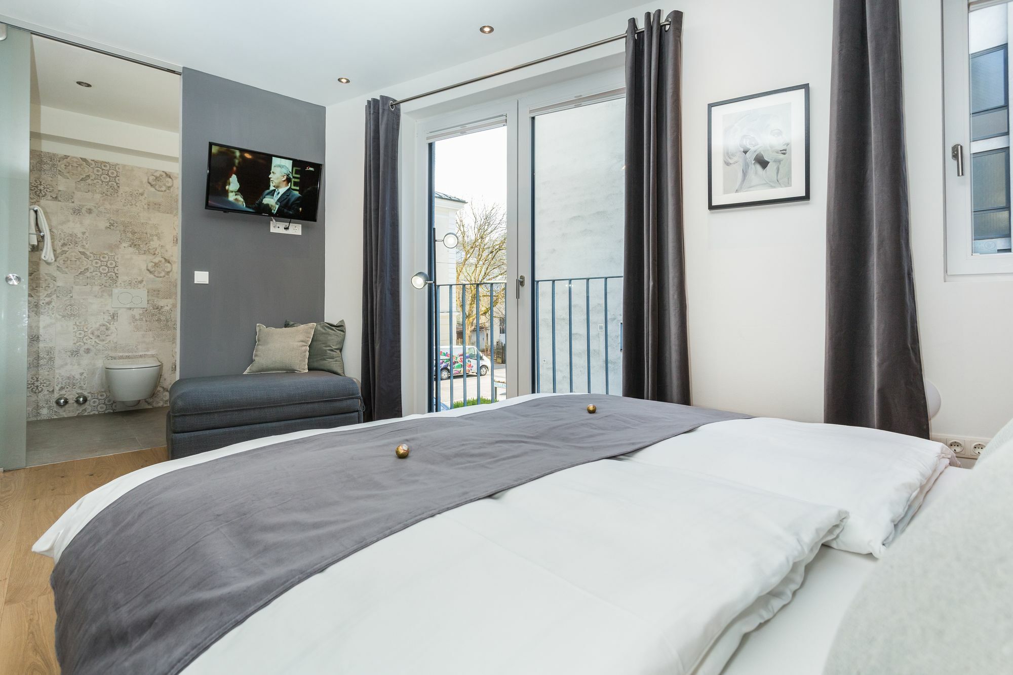 4 & 5 Apartment *