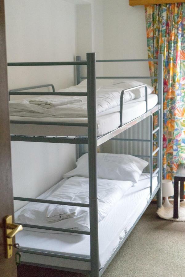 L Homestay *