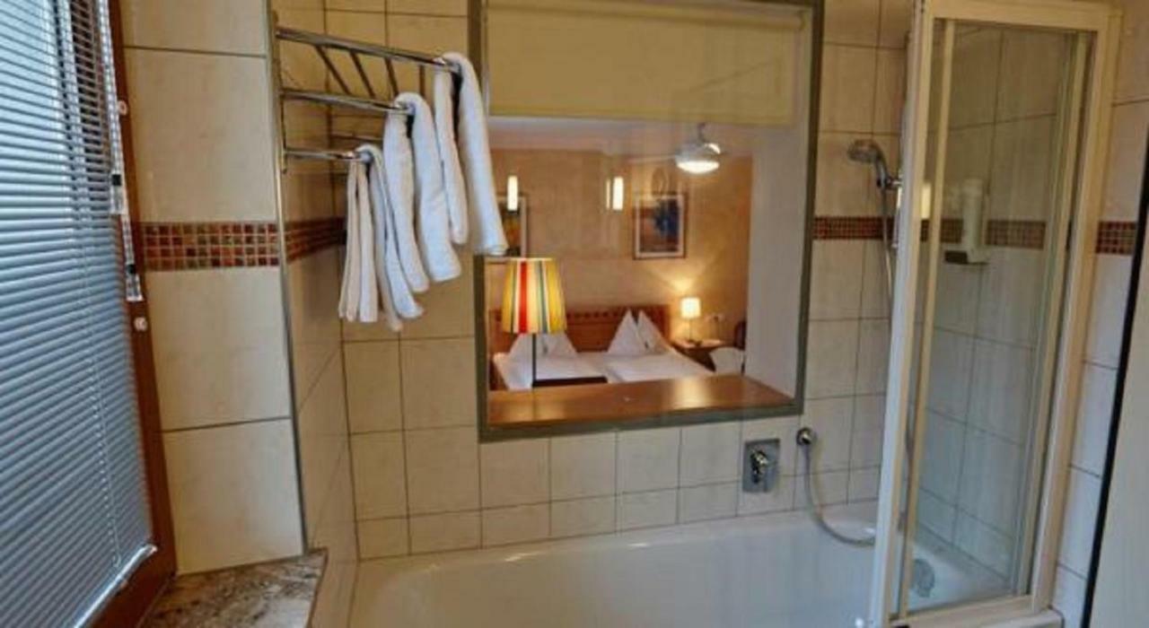 Itzlingerhof Guest house 3*