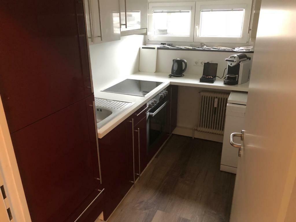 4 Apartment *