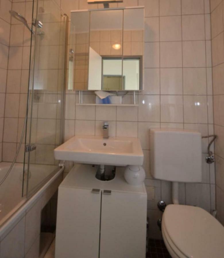 Bright And Cozy In A Quiet Area - Free Parking, Central