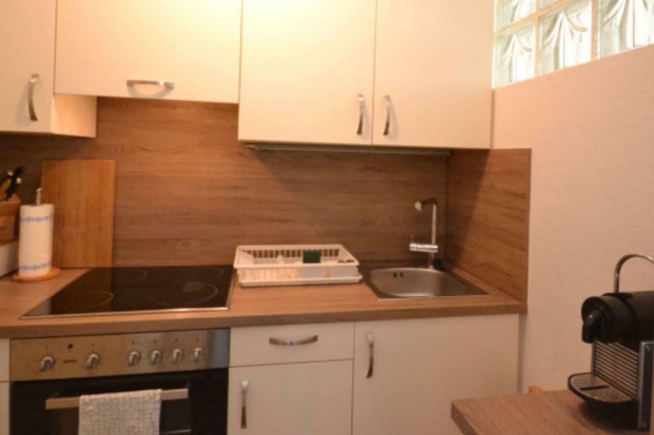 Bright And Cozy In A Quiet Area - Free Parking, Central *
