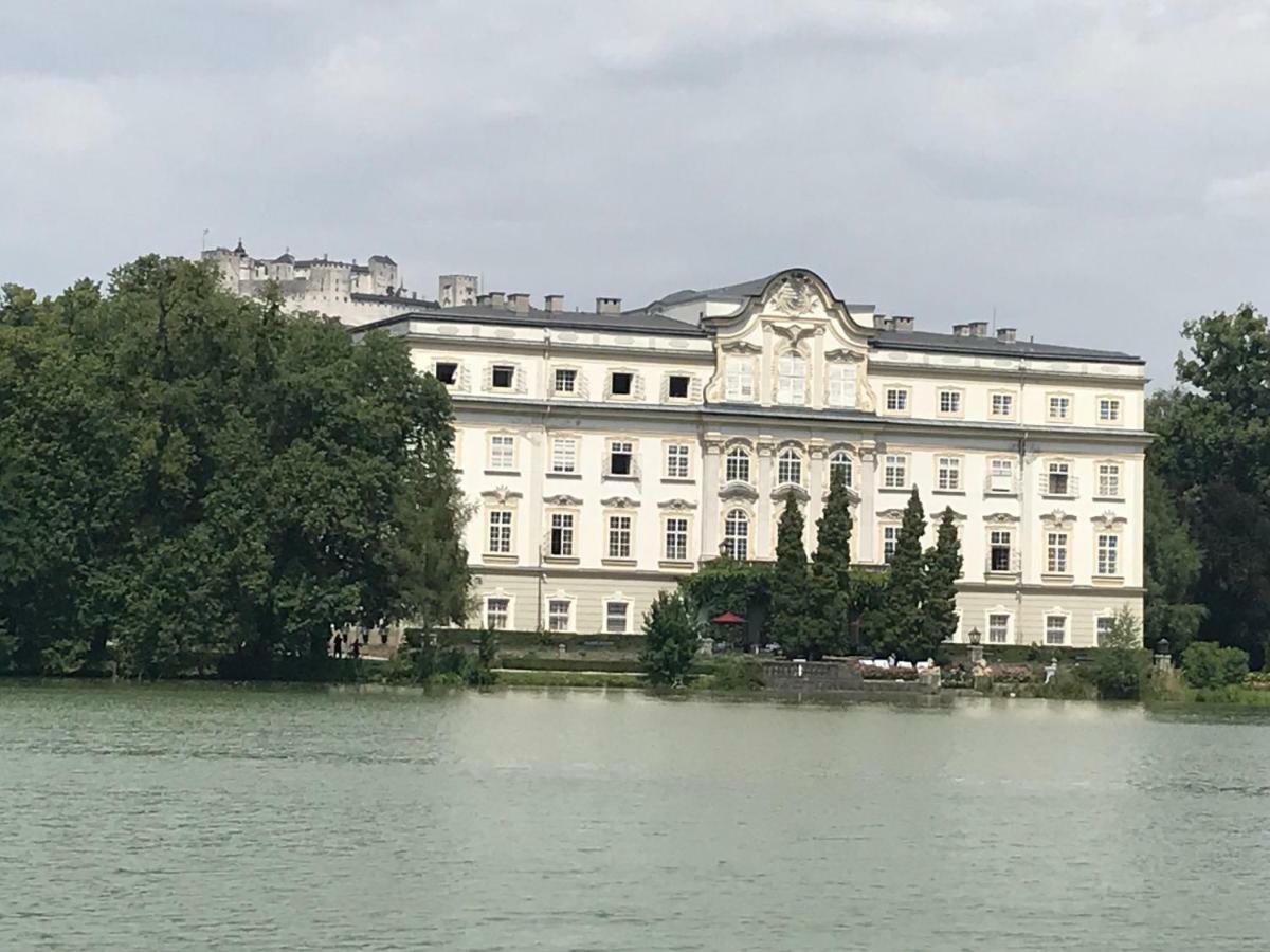 Knusperhaus Mit Garten