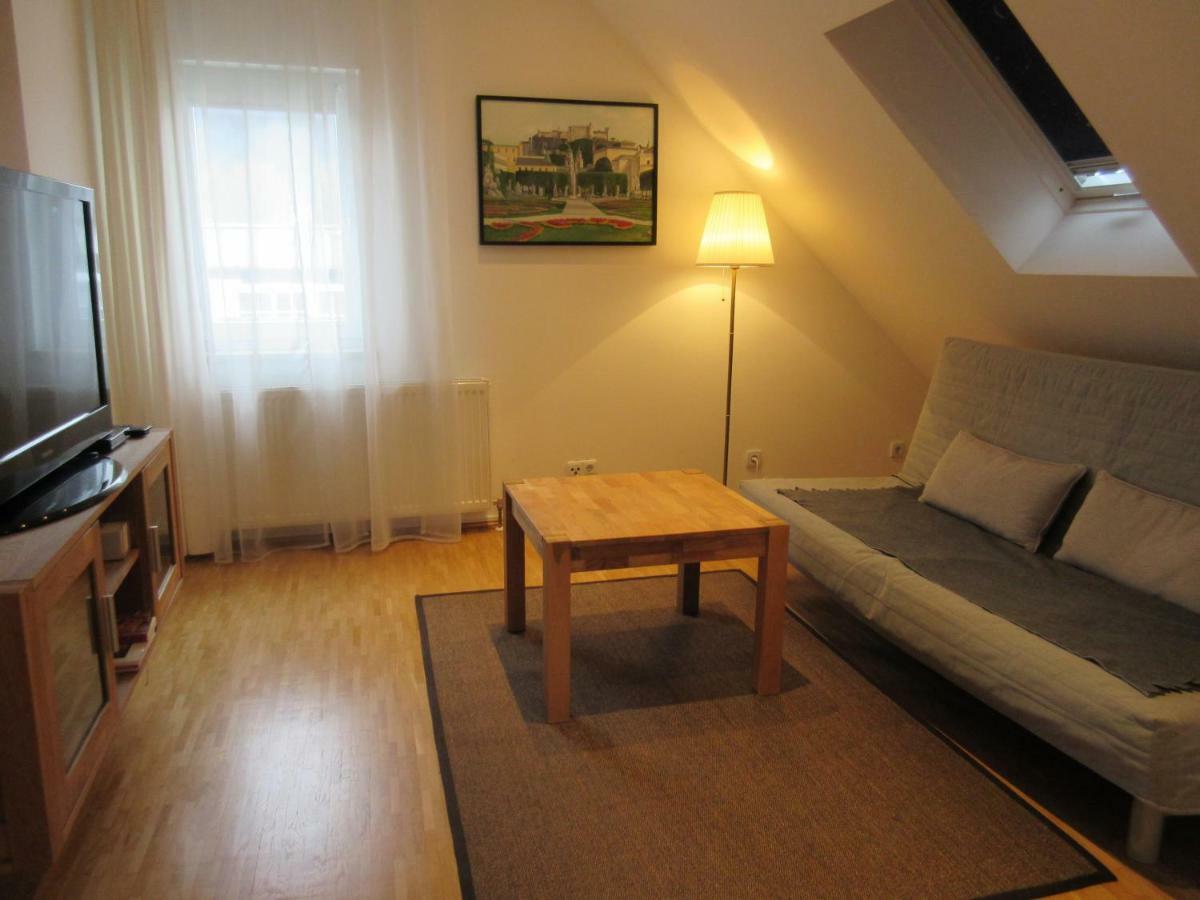 Apartment Home Apartments *