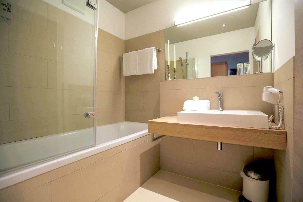Apartment 5 *