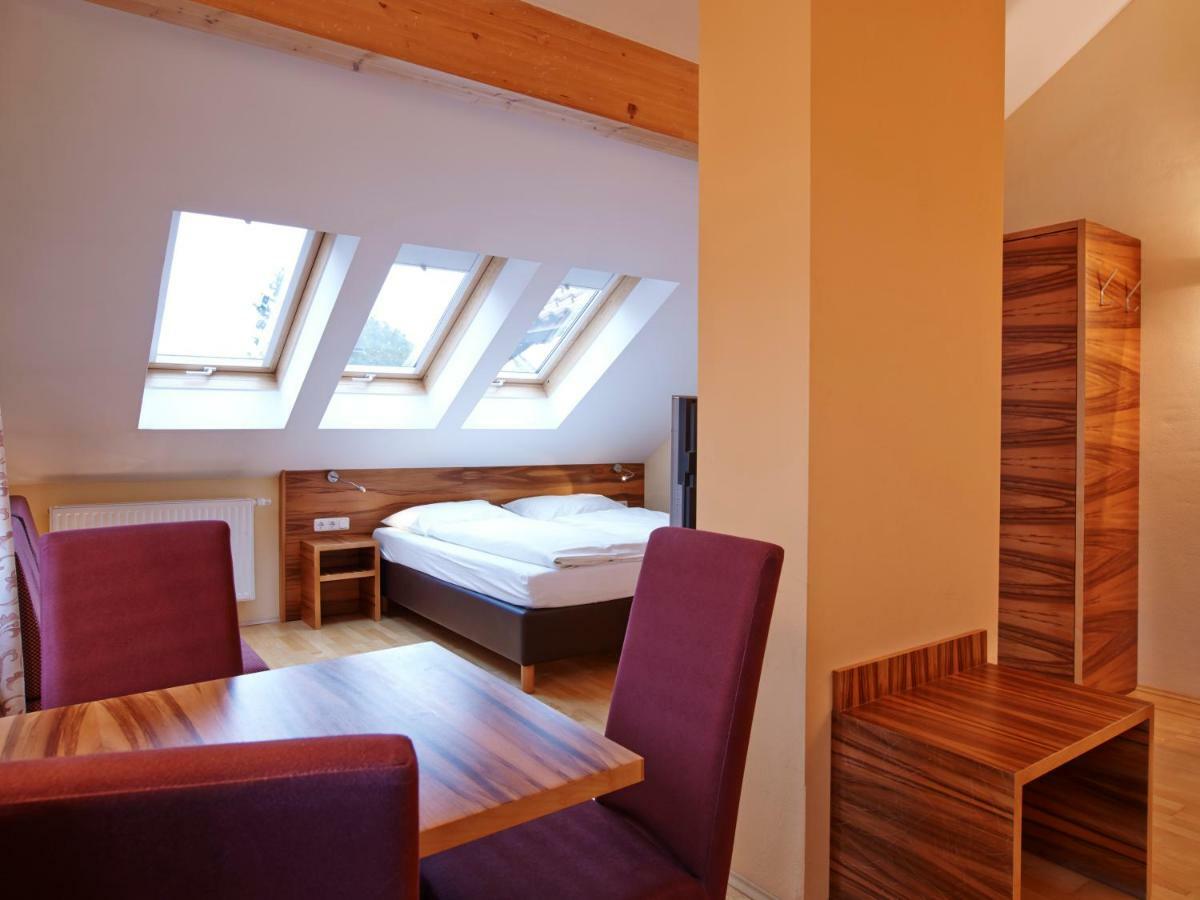 By Gruene Zur Post - 100 % Bio & Ceconi Apartment *