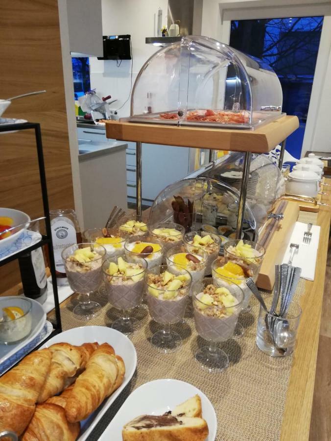 Acomodação com café da manhã  Floeckner B&B