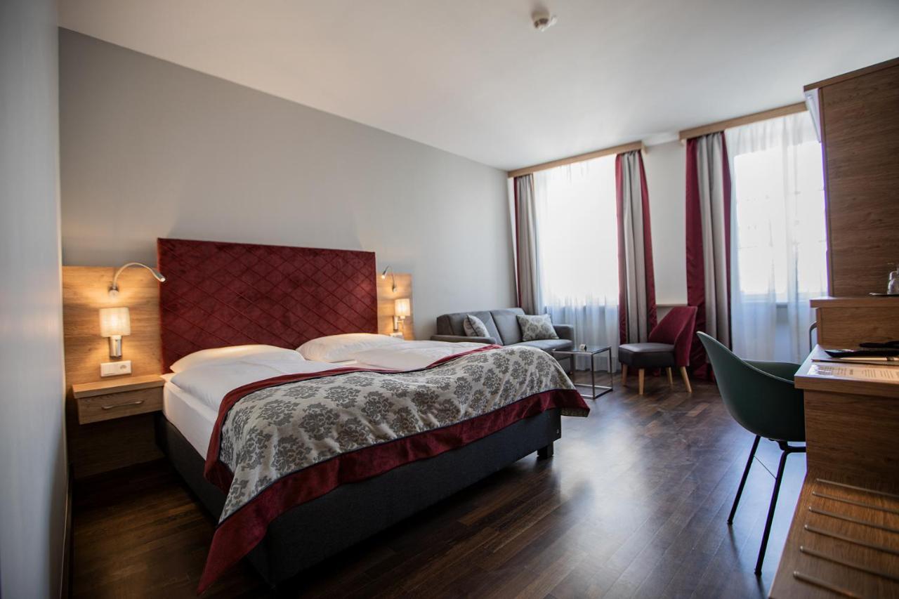 Hotel Elefant Family Business