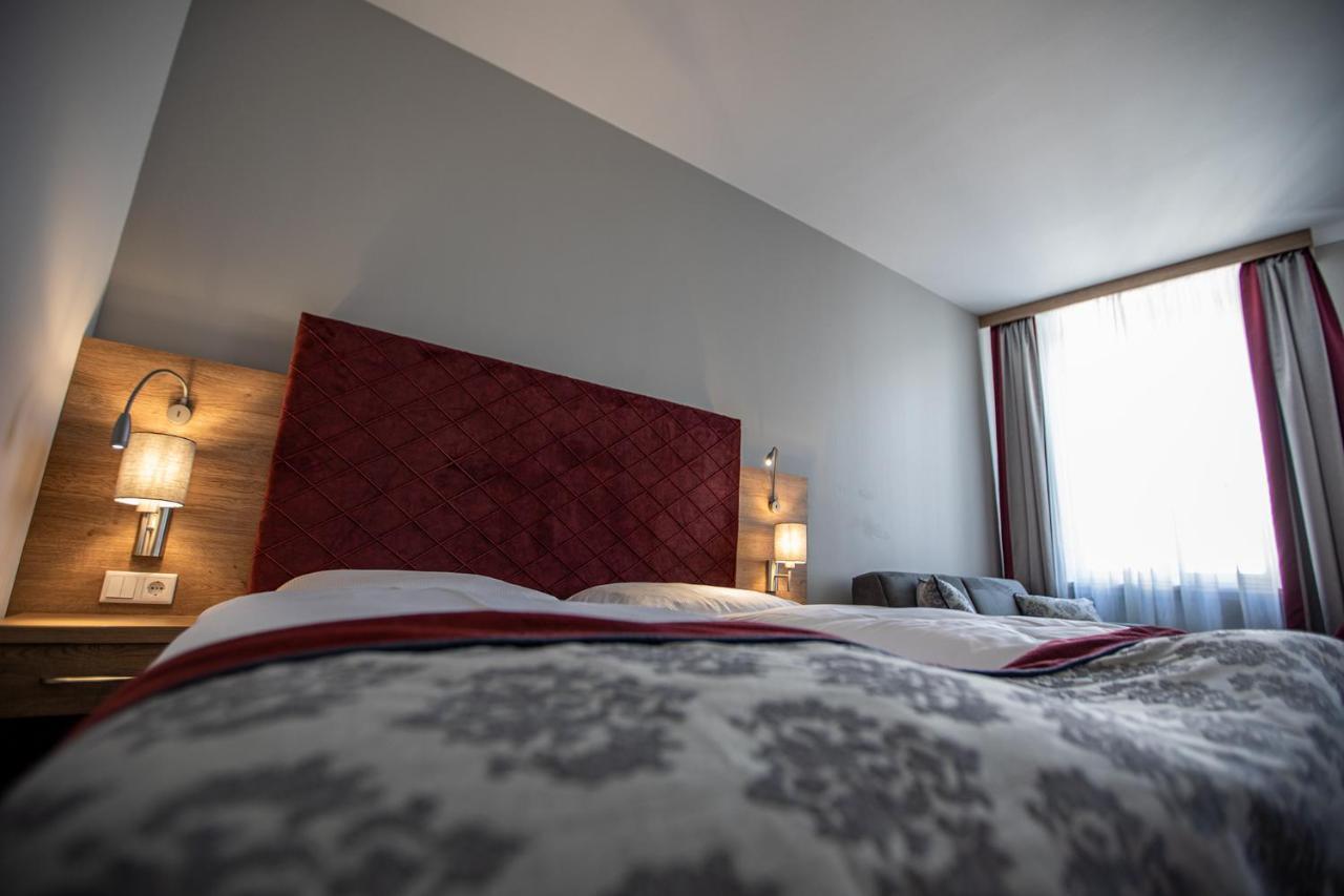 Hotel Elefant Family Business